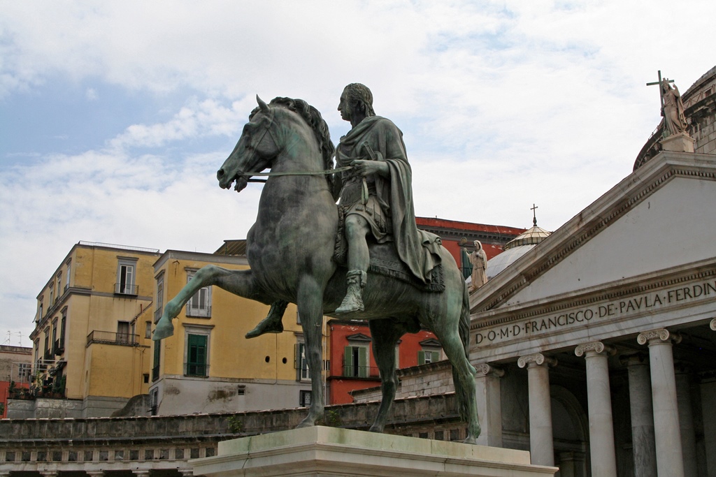 Statue of Ferdinand I (by Antonio Calì)